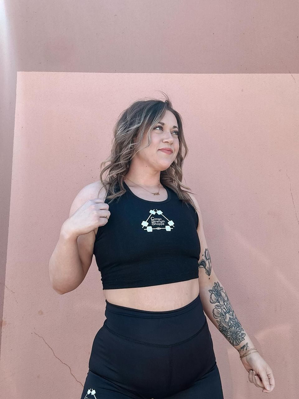 Black crop top front selfie
