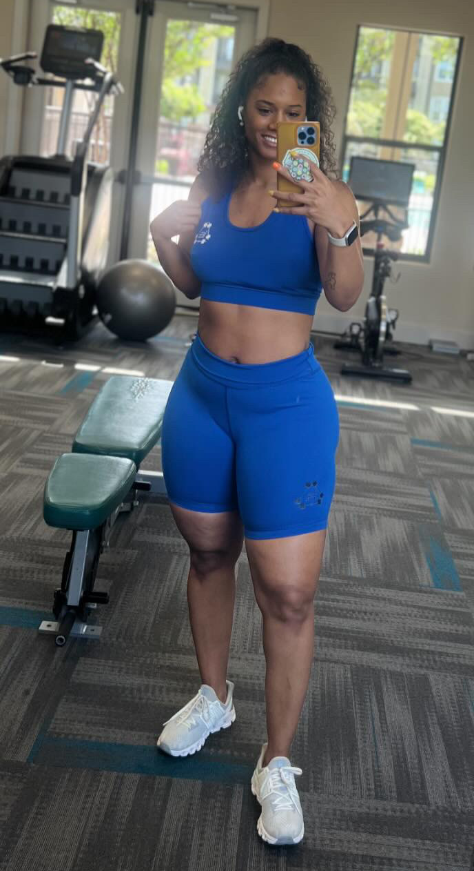 Blue workout set selfie